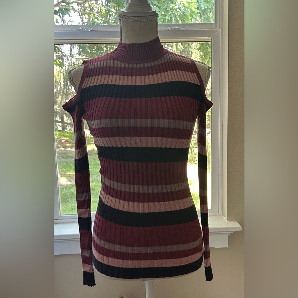 Striped Cold Shoulder Multicolored Top-Size Medium NWOT💗💜